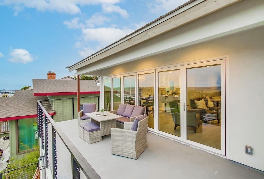 The California - Dreamy San Diego Oasis w Hot Tub view 5