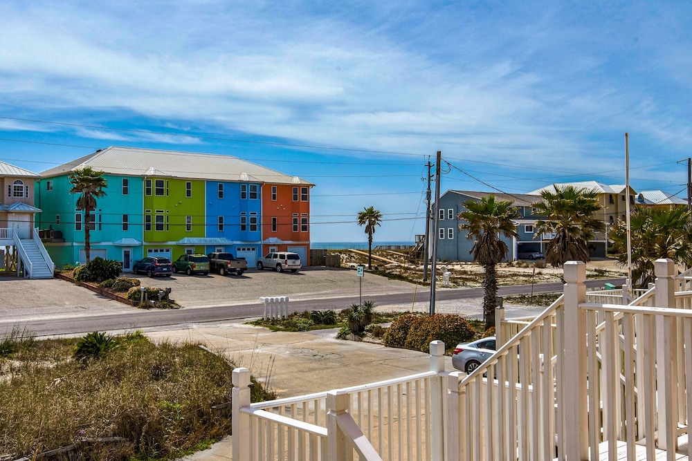 Pelican Point 2 Bedroom Townhouse by RedAwning