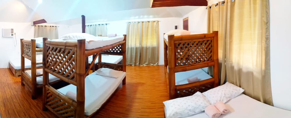 Siargao Tropic Hostel view 4