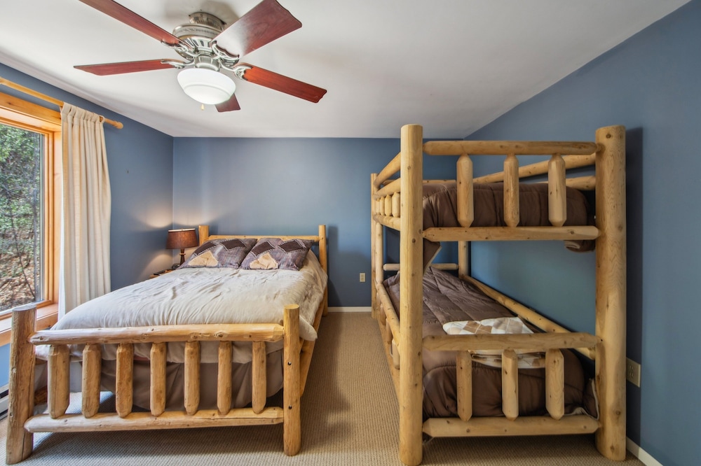 Hawkeye 21e - Spacious Townhome For Families 2 Bedroom Townhouse by The Summit at Gore Mountain