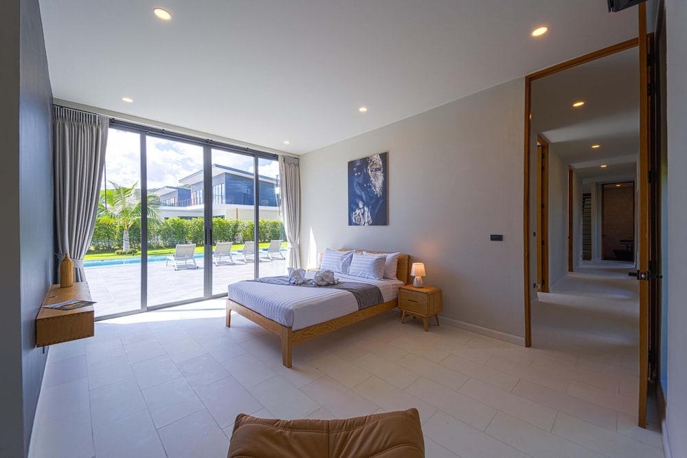 Luxury 5 Bedroom Pool Villa KH-C1