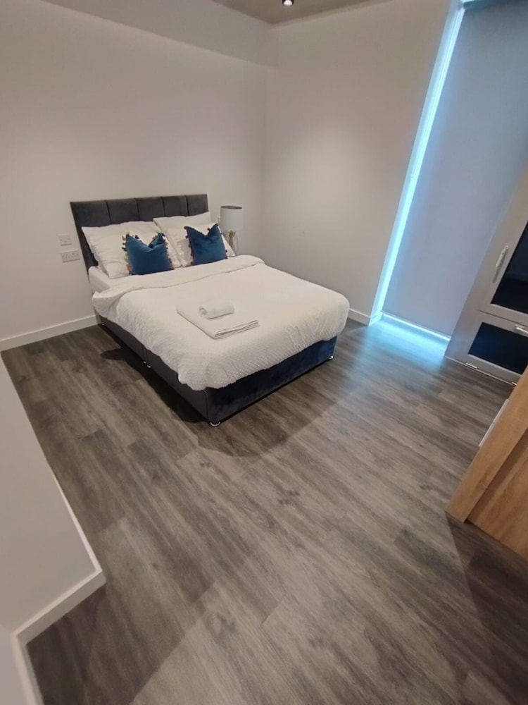 Remarkable 3-bed Apartment in London