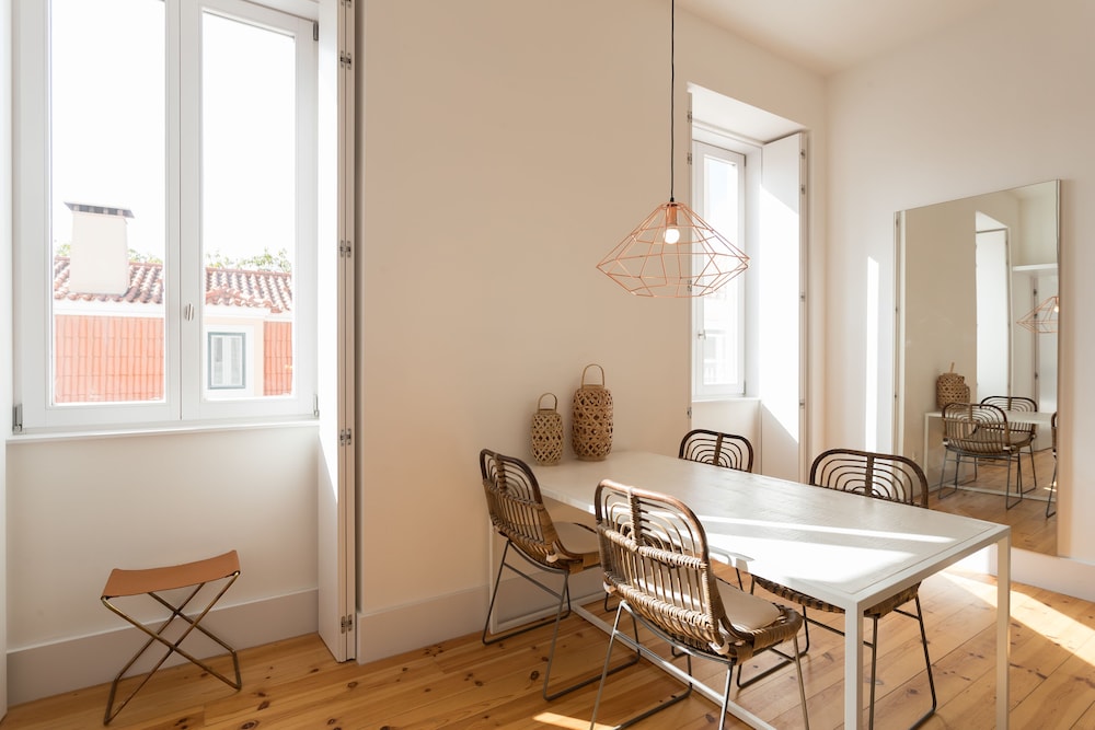 Chiado Studio and One-Bedroom Apartment - by LU Holidays