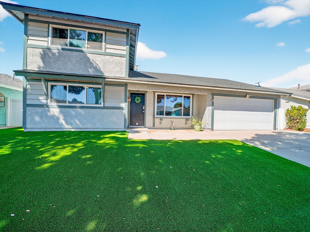Coastal Escape With Private Mini Golf 4 Bedroom Home