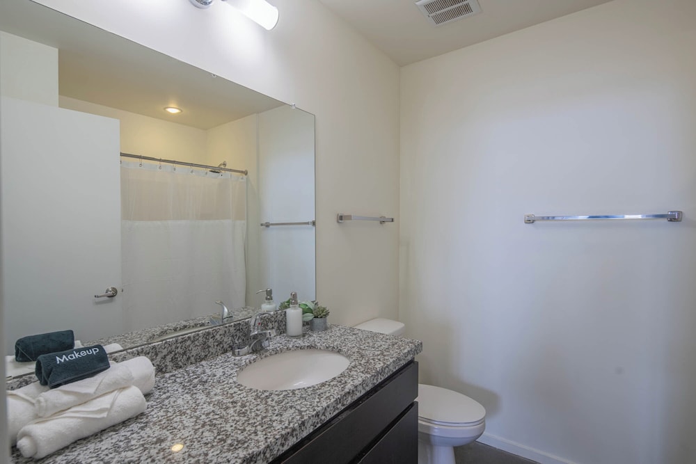 ROVE LIVING/KL - Roosevelt Point