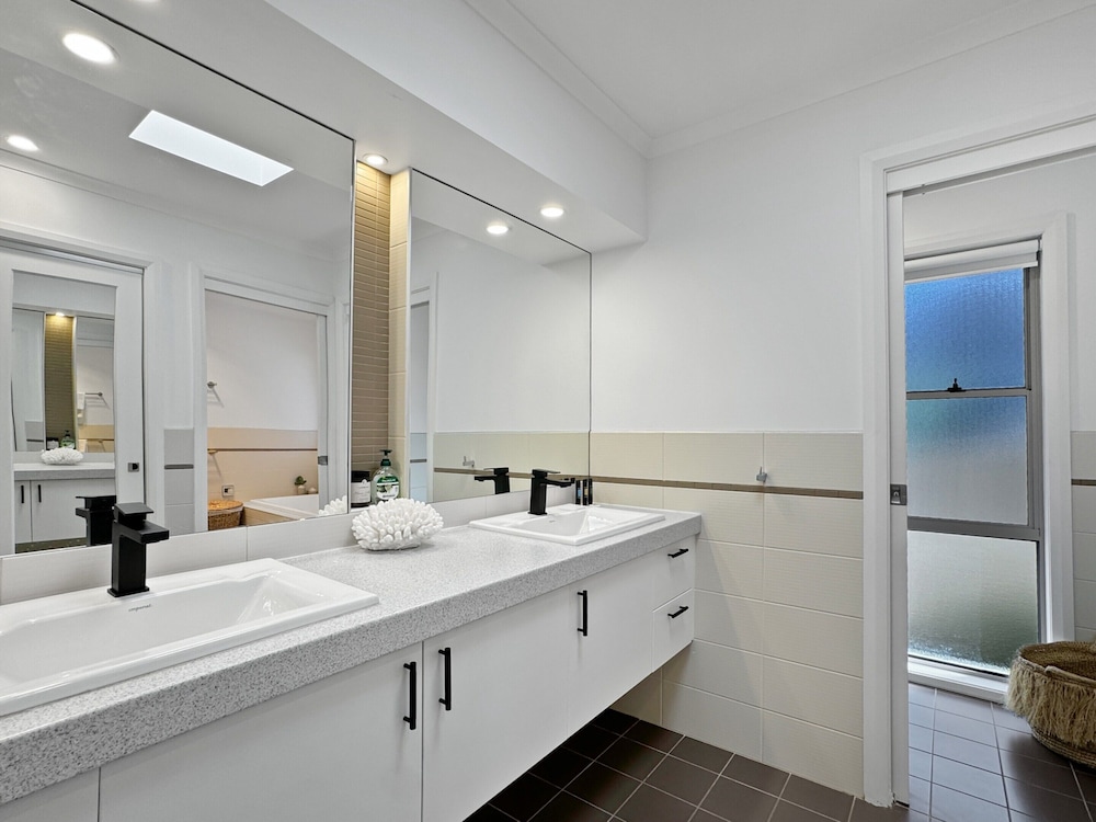 Serene Luxury Retreat on Malua Bay