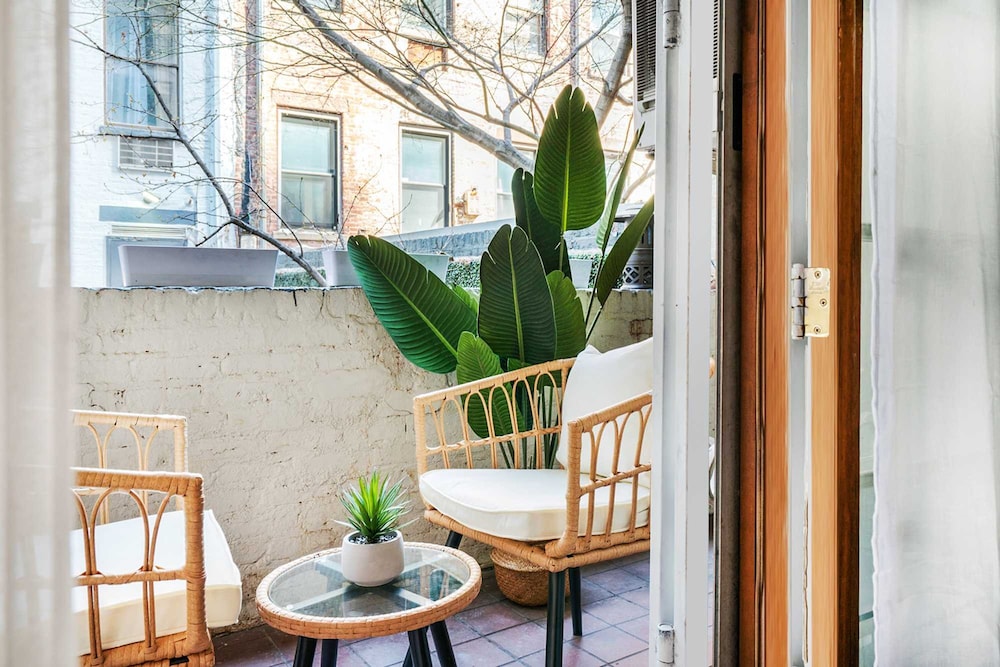 26-1c Gramercy Large 1BR WD