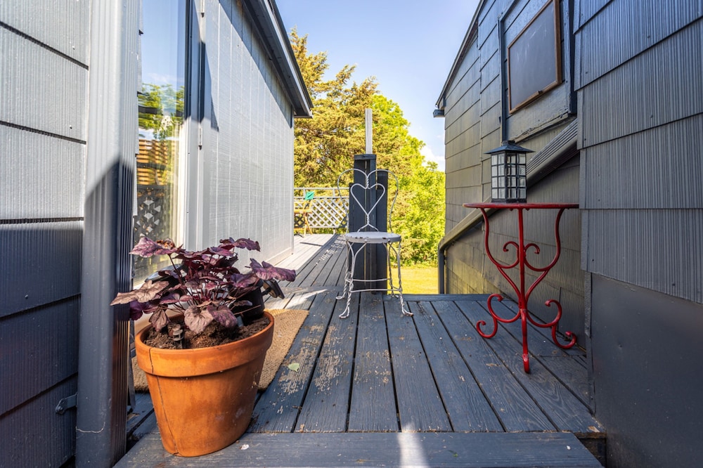 The Hideout Catskills Cottage