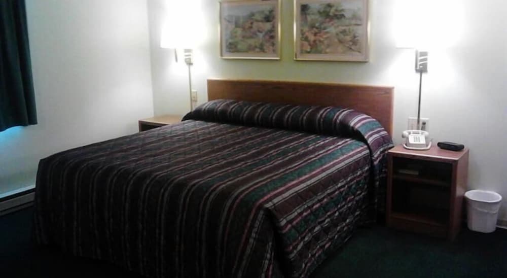 Rodeway Inn - Property Image 10
