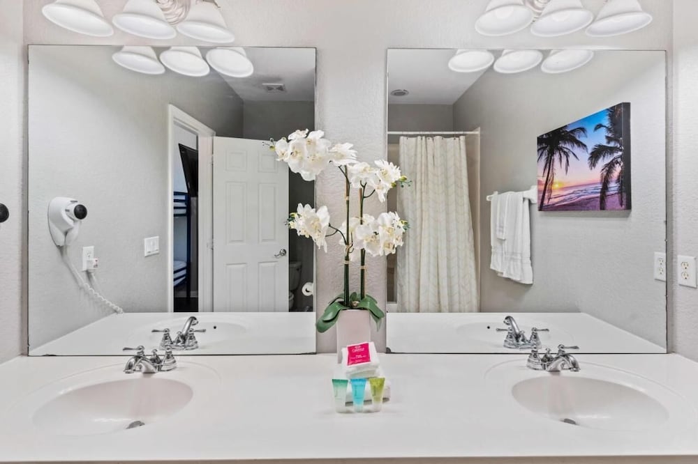 Vista Cay Swanky