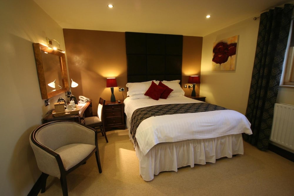 Three Horseshoes Country Inn and Spa