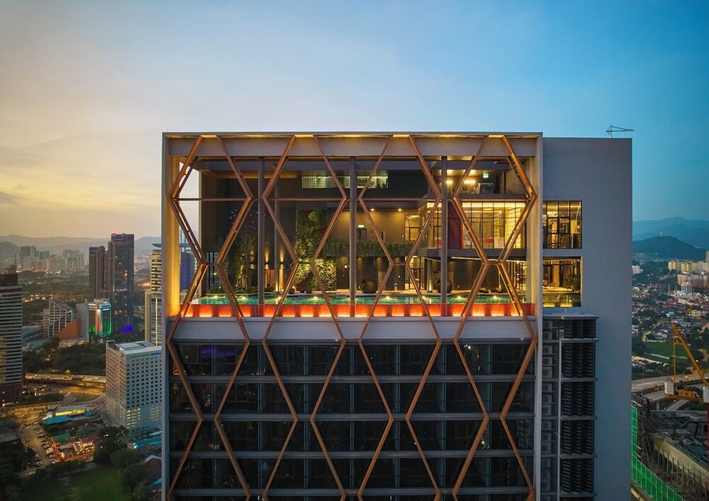 Scarletz Suites KLCC by Emily in Town