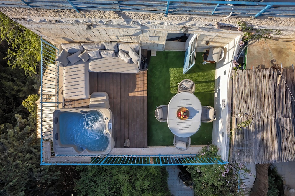 Jacuzzi Terrace Home by Sea N' Rent