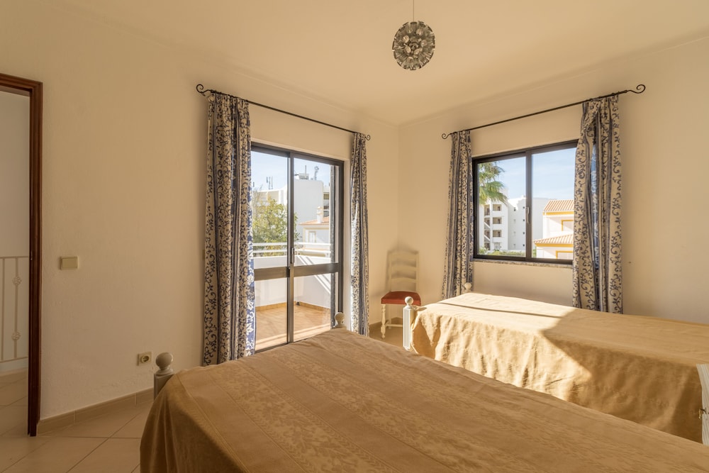 Villas2Go2 Cesaltina en Albufeira — hotel room