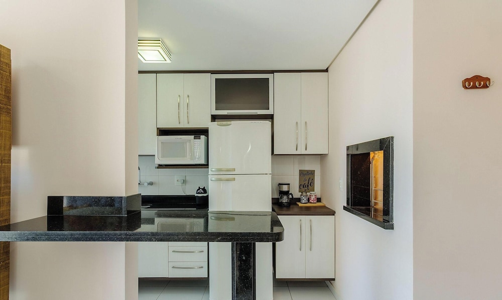 2 Bedroom Apartment w/ AC in PoA Rps0903