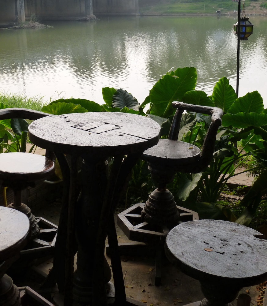 Hollanda Montri Guesthouse