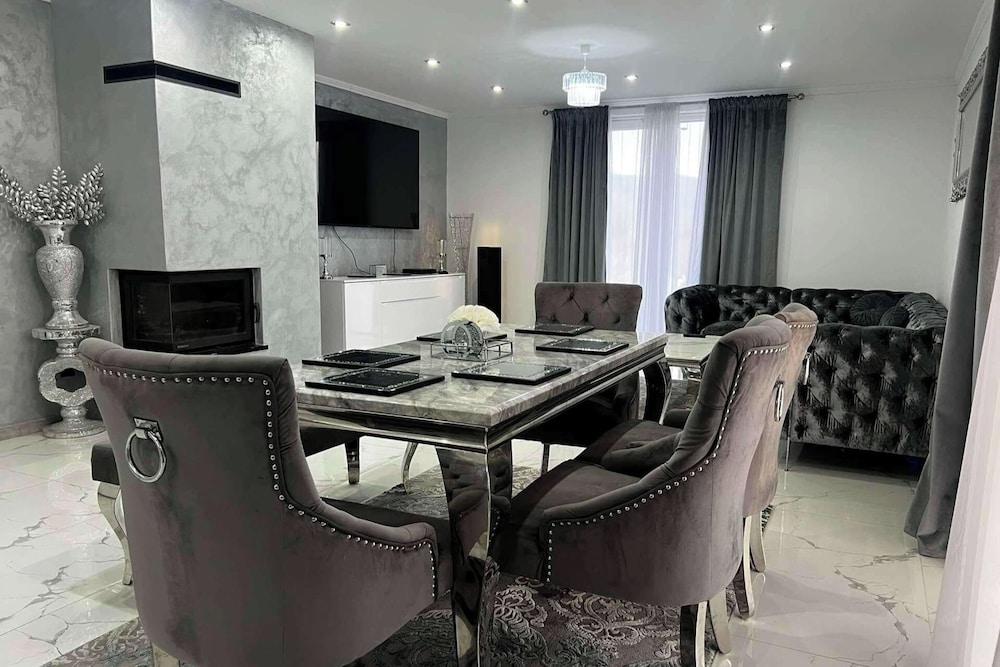 4-bed Villa Retreat - Bbq, Garden & Stunning Views
