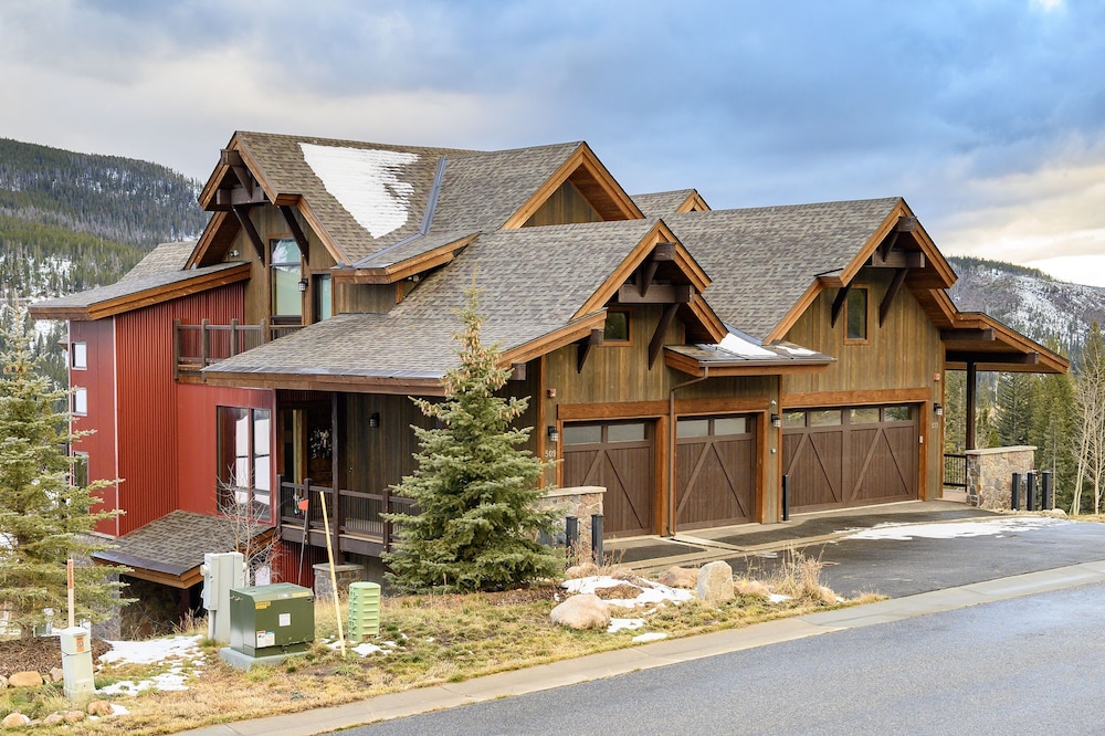 Summit Place At Lakota 4 Bedroom Townhouse by RedAwning - Property Image 2