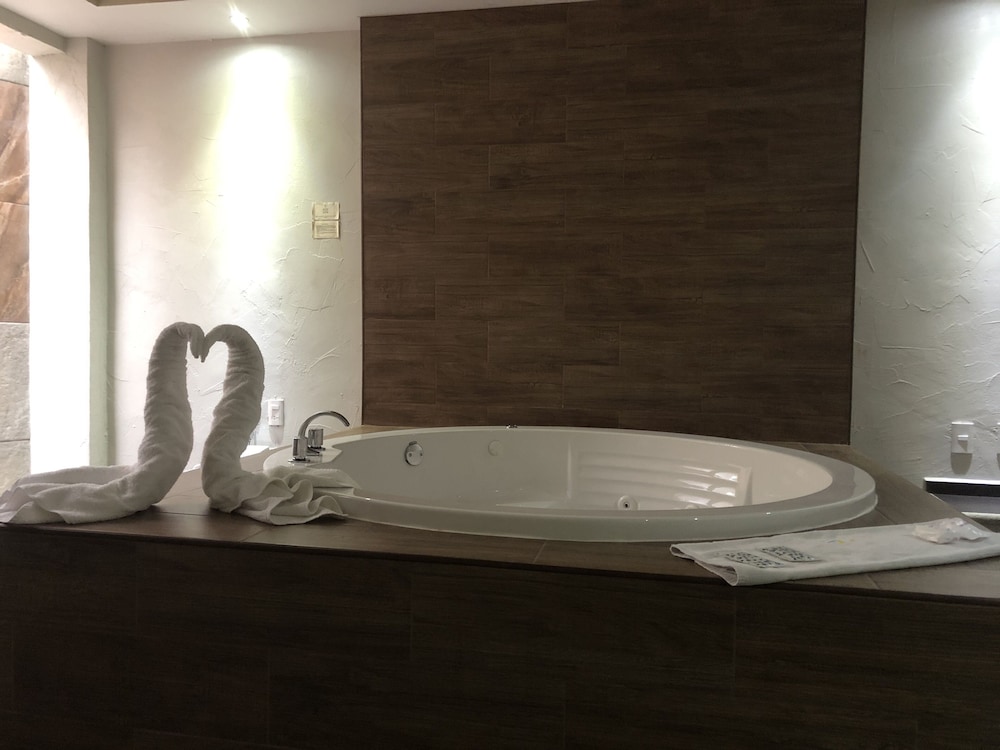 Hotel & Villas 7
