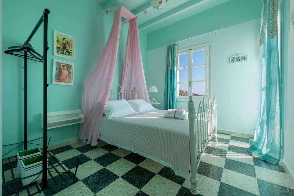 Kimolian Houses photo 2