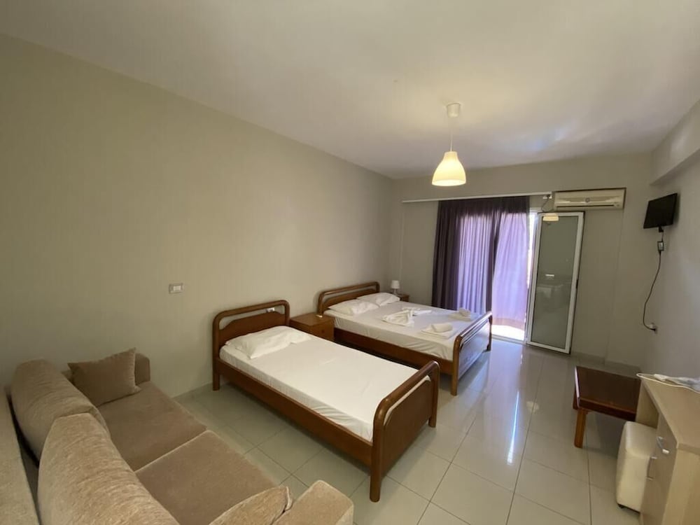 Karos Hotel Llaman