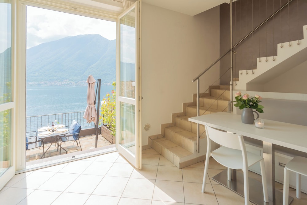 Blue Bliss Apartment by Rent all Como
