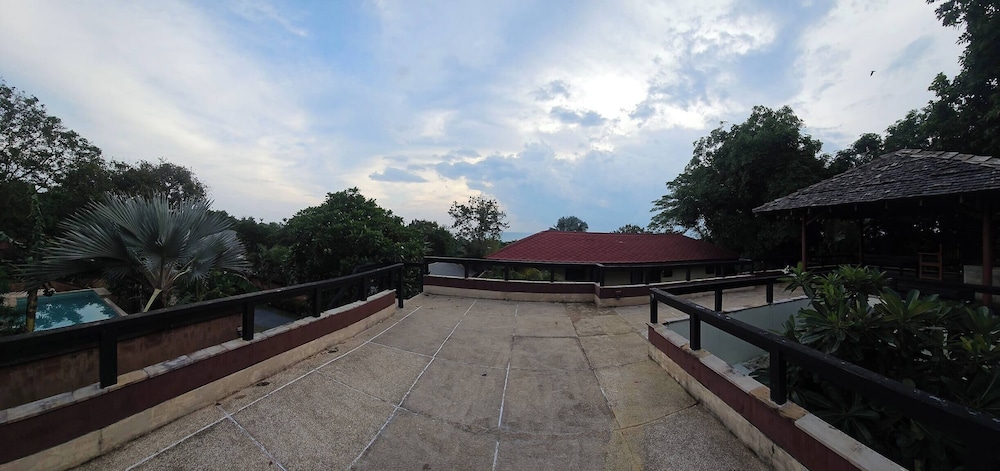 Three Bedroom Balinese Villa - a Shared Pool