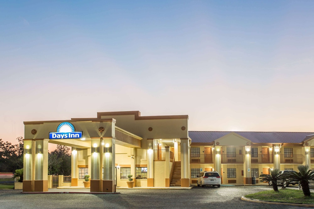 Days Inn by Wyndham Orange view 5