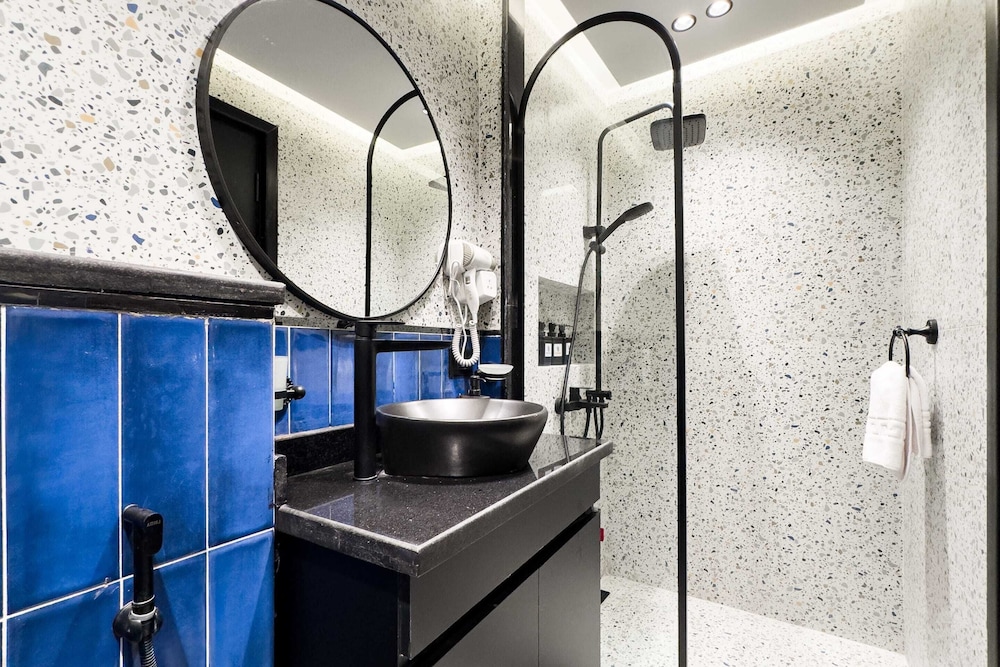 The 2 BDR Sapphire Condo 5 min to CAI Airport