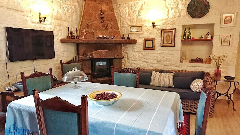 Assos Nar Konak