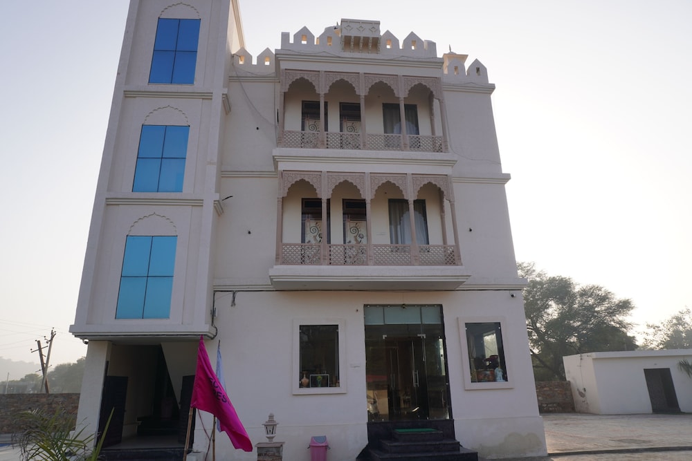 Eco Fort Resort