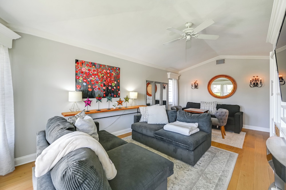 Resort Community Escape: Naples Home 5 Mi to Beach