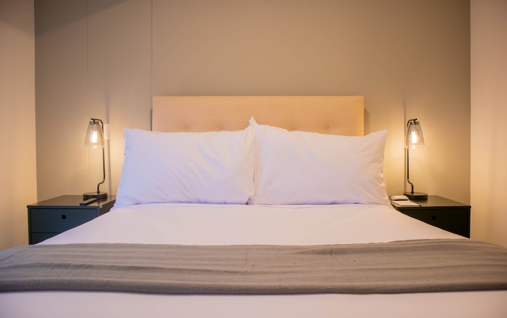 w Comfort 2BR w Private Balcony in San Isidro