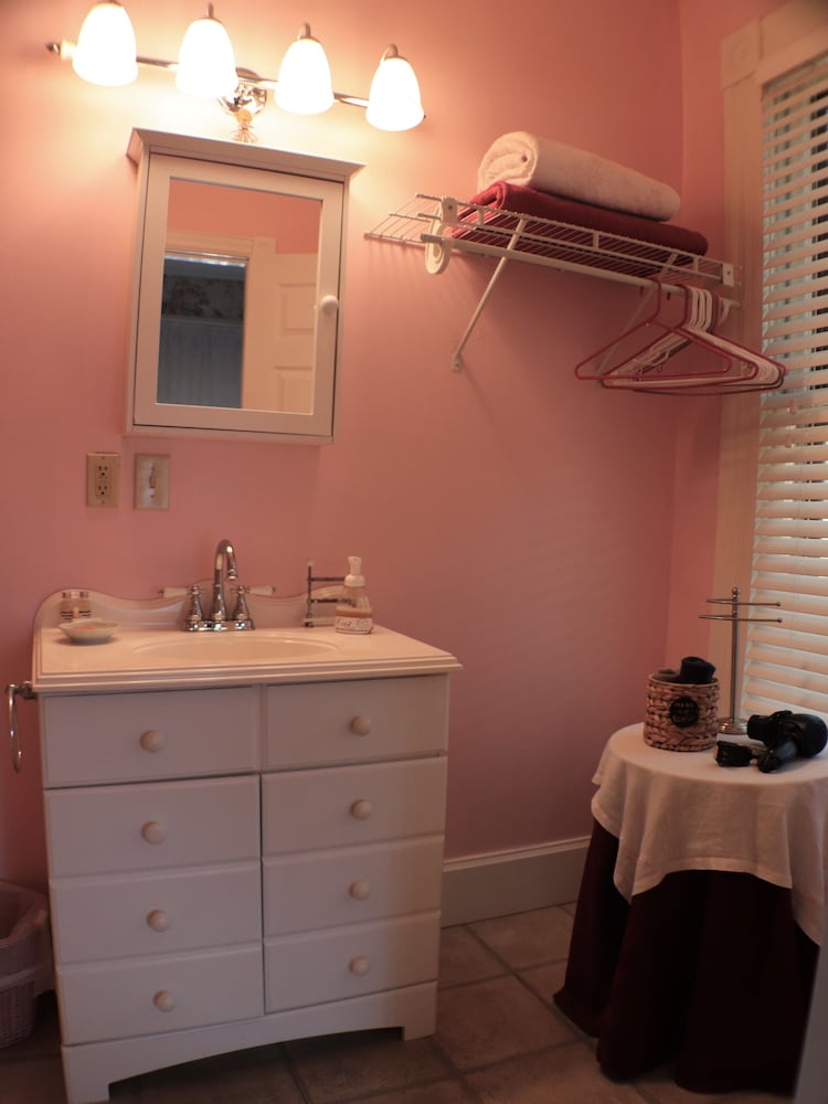 The Lincoln Short North B&B