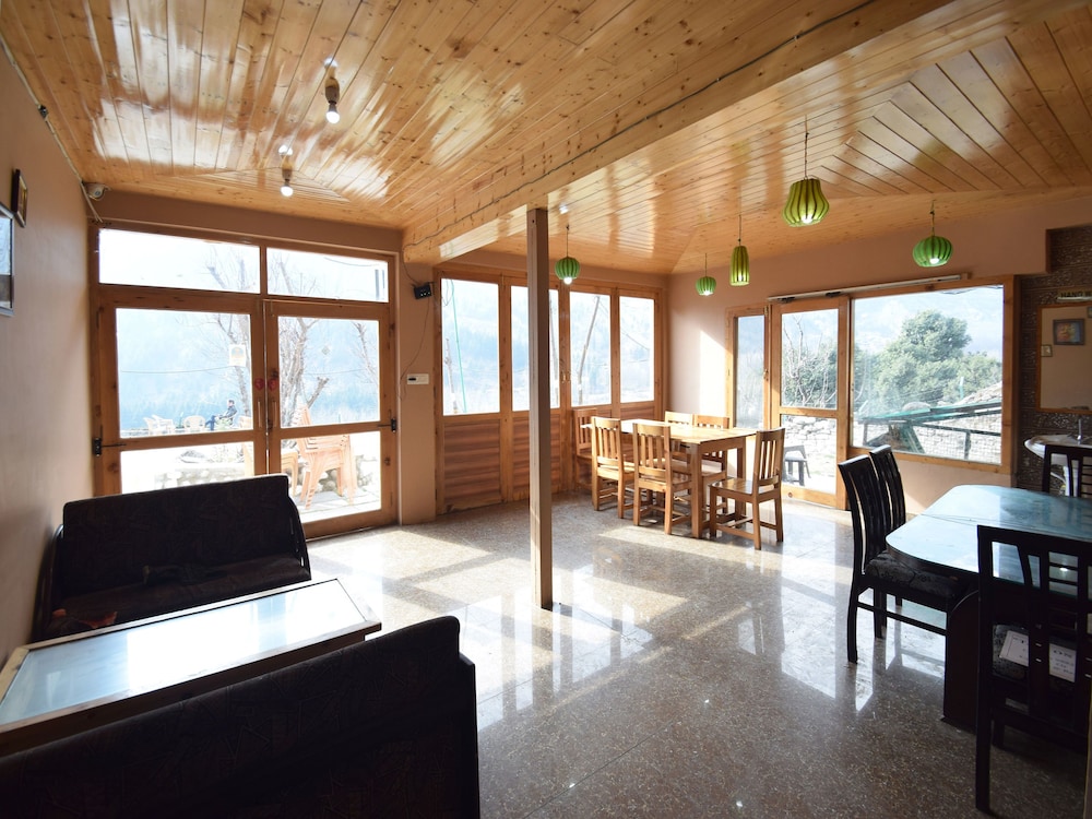OYO 4782 Manzana Woodlet Cottage