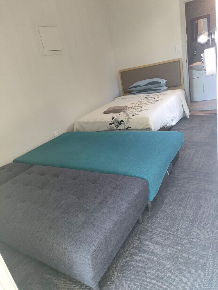 1 Double and 1 sofa bed Studio