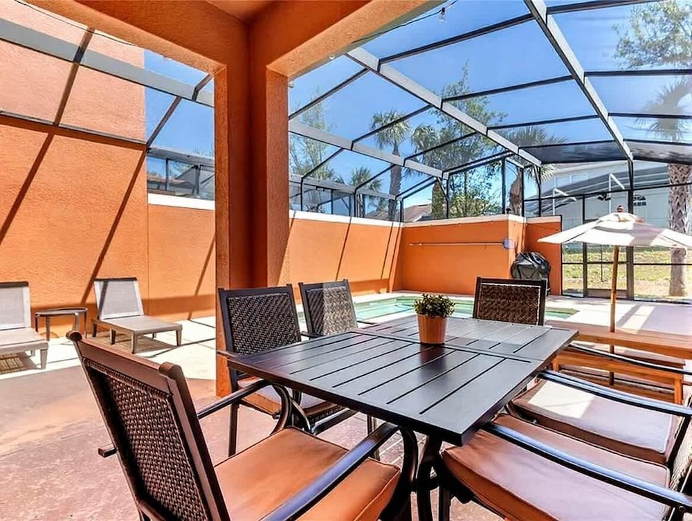Paradise 4Bd w Private Pool Waterpark 8951
