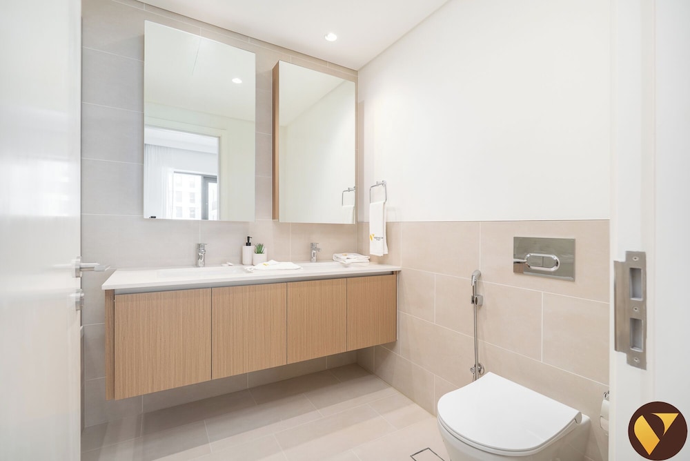 Vogue Rosewater Creek Beach Stylish 2BR