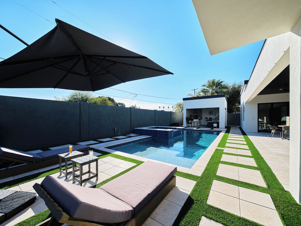 Havana - Walk to Old Town - Heated Pool & Spa