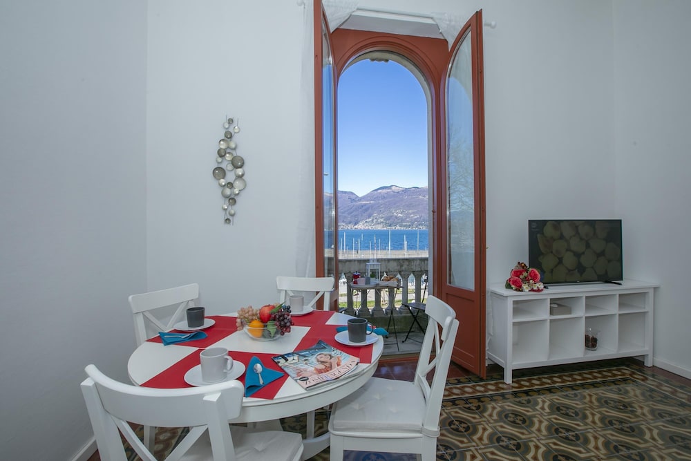 Residenza Gardenia Lake View Luino Center photo 4