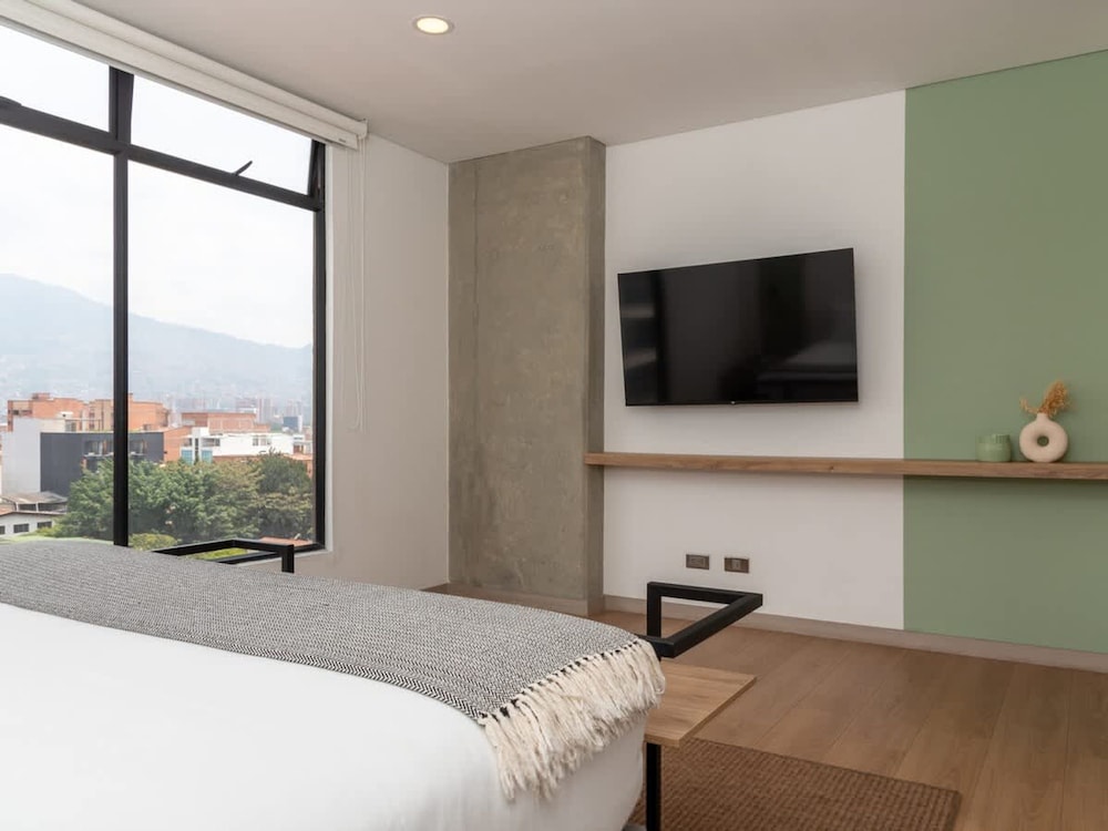 Beautiful 3BR in Laureles Medell n