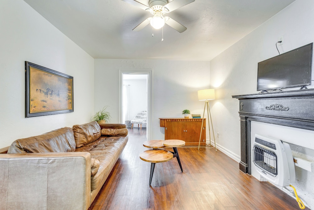 Modern OKC Duplex in Plaza: Steps to Shops & Bars!