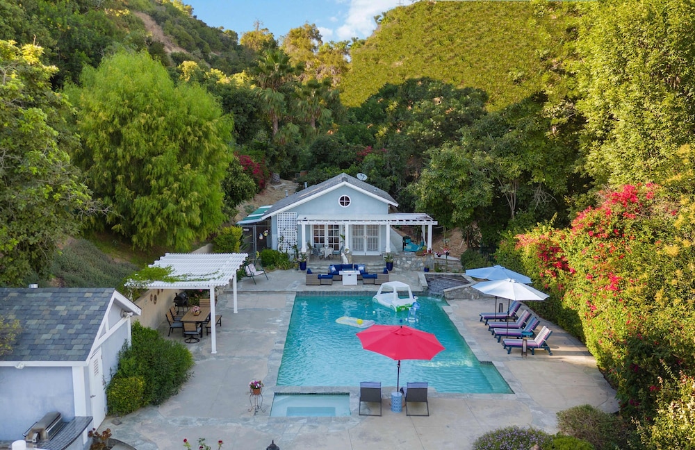 Luxury LA Garden Estate Private Pool Hottub Tennis