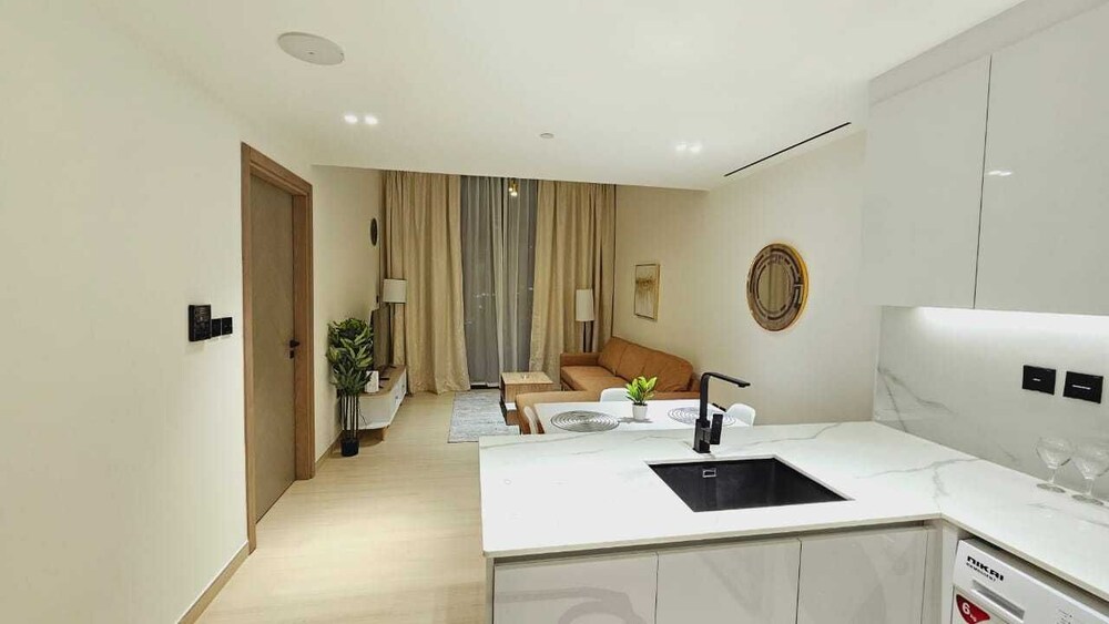 OYO HOME 1404 Premium 1bed Apt At Jvc Be