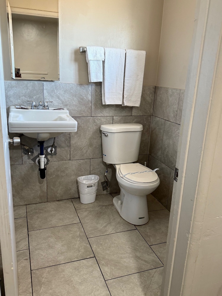 Apple Valley Motel