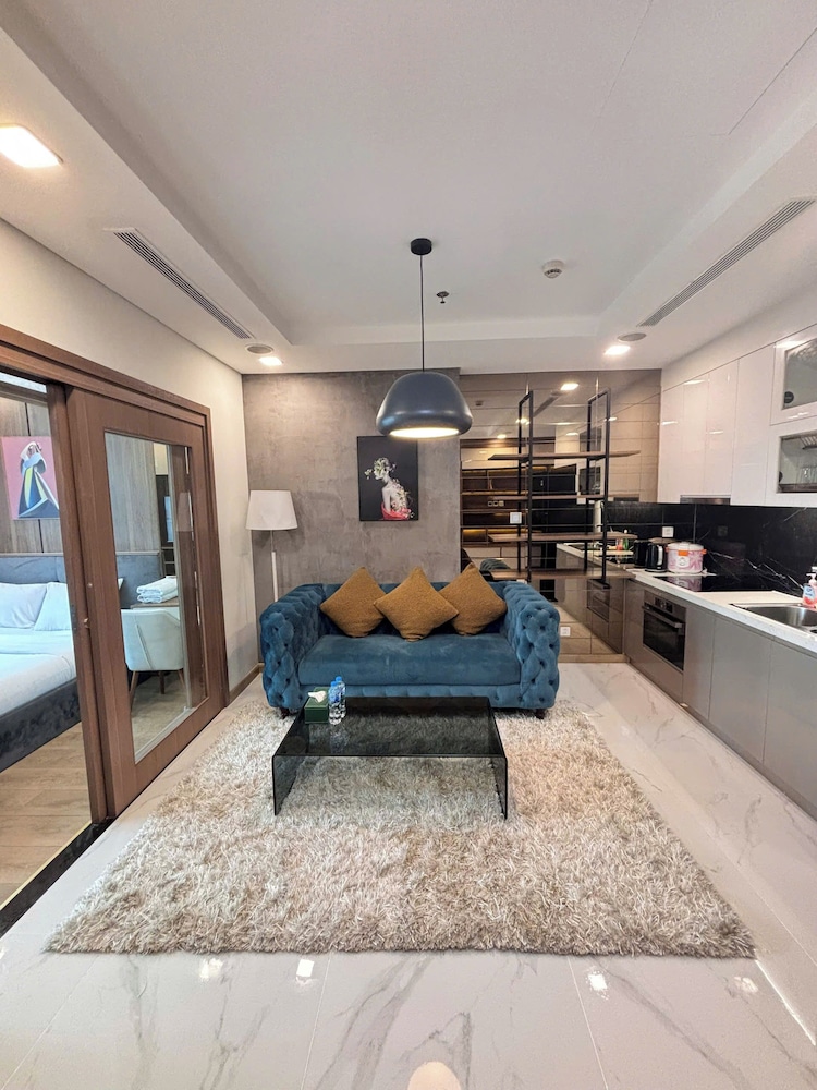 Serenity Serviced Apartments-Landmark 81
