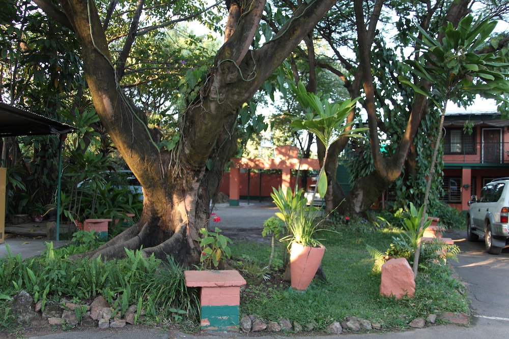 Africanza Lodge and Restaurant