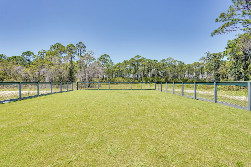 2 Mi to Ocean: Townhome w/ Pool & Dog Park in Pcb!