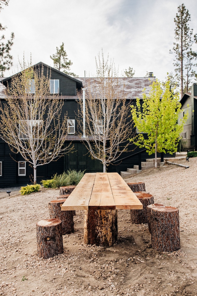 Noon Lodge at Mallard Bay