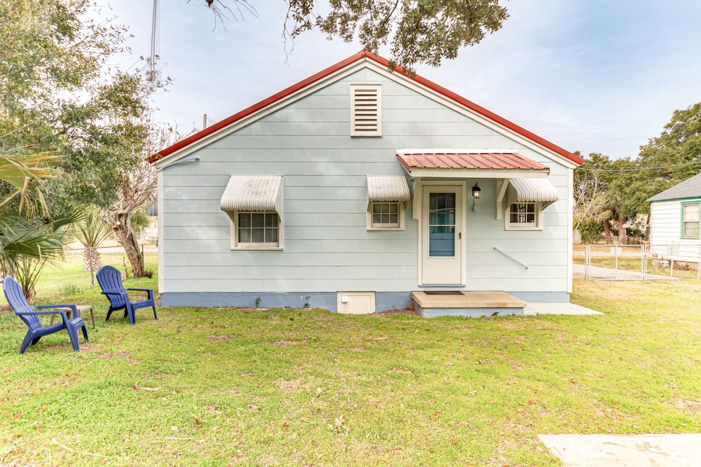 Charming Coastal Pensacola Home 1 Mi to Palafox St